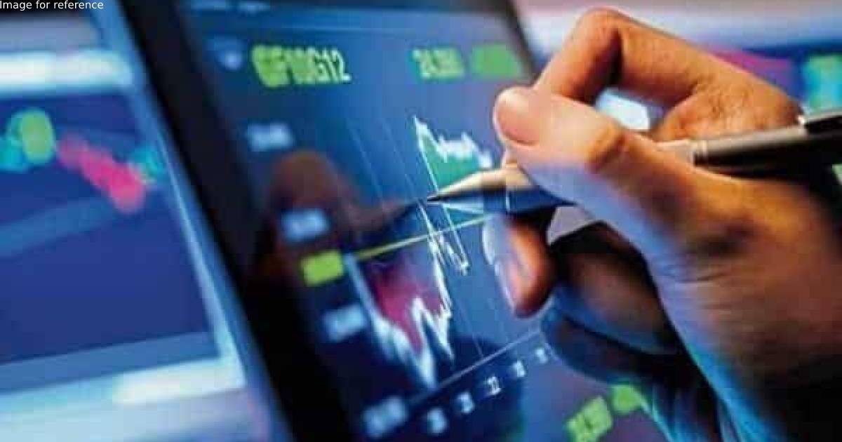 Bullish trend continues in Indian stock indices, Sensex up over 300 pts